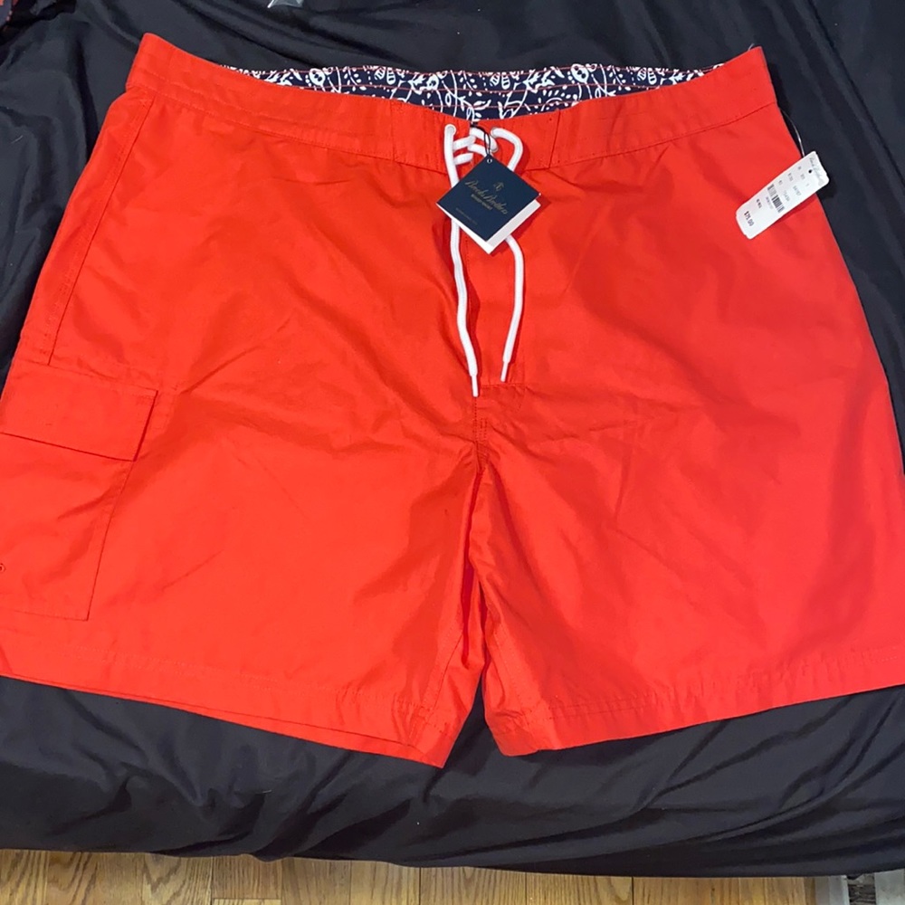 BROOKS BROTHERS BOARD SHORT.